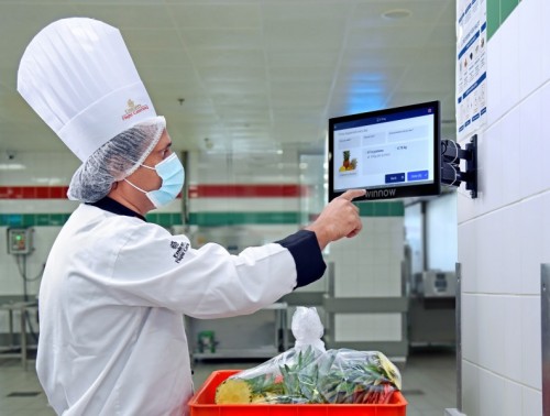 Emirates Flight Catering Leverages AI Technology To Reduce Food Waste By 35%