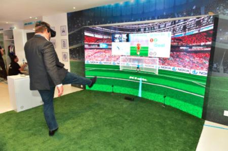 du and Nokia demonstrate new 5G use case with virtual reality football game at GITEX 2018